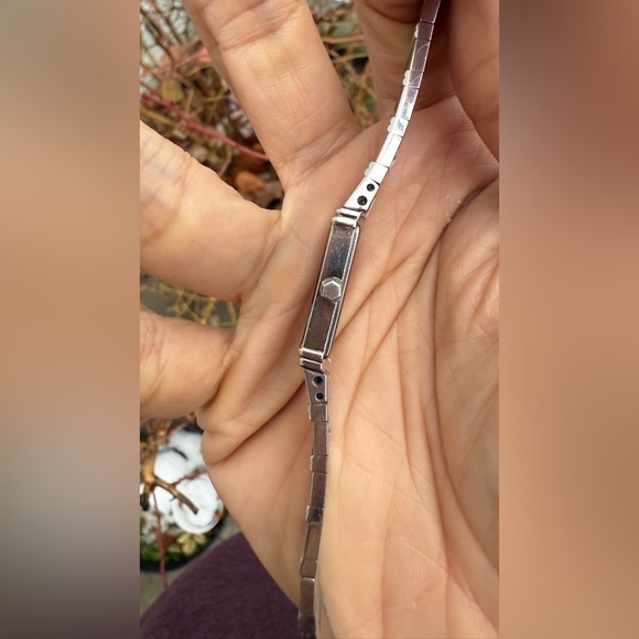 Vintage Yves Saint Laurent (YSL) Quartz Watch
Reference Number: 2200-221362 - Picture 10 of 13